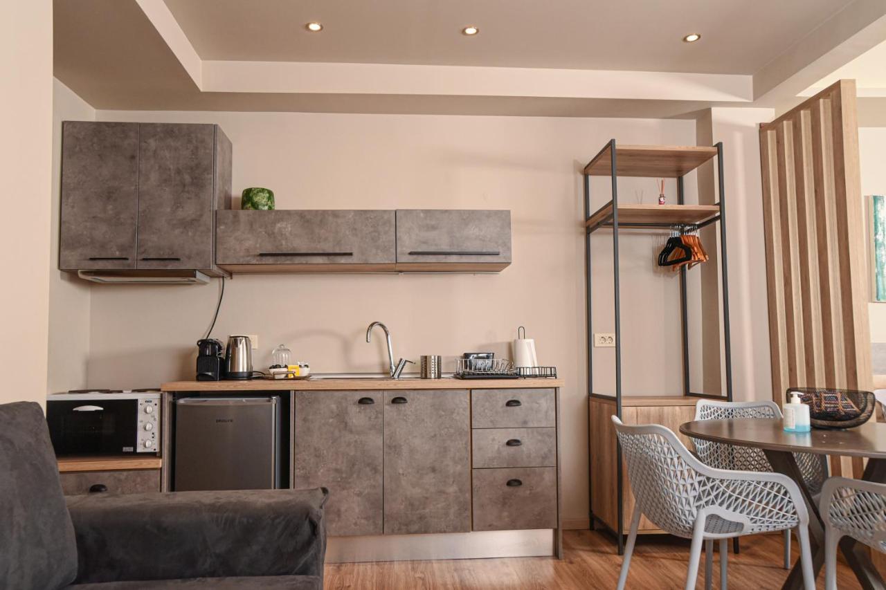 Wisdom Luxury At Plaka Apartment