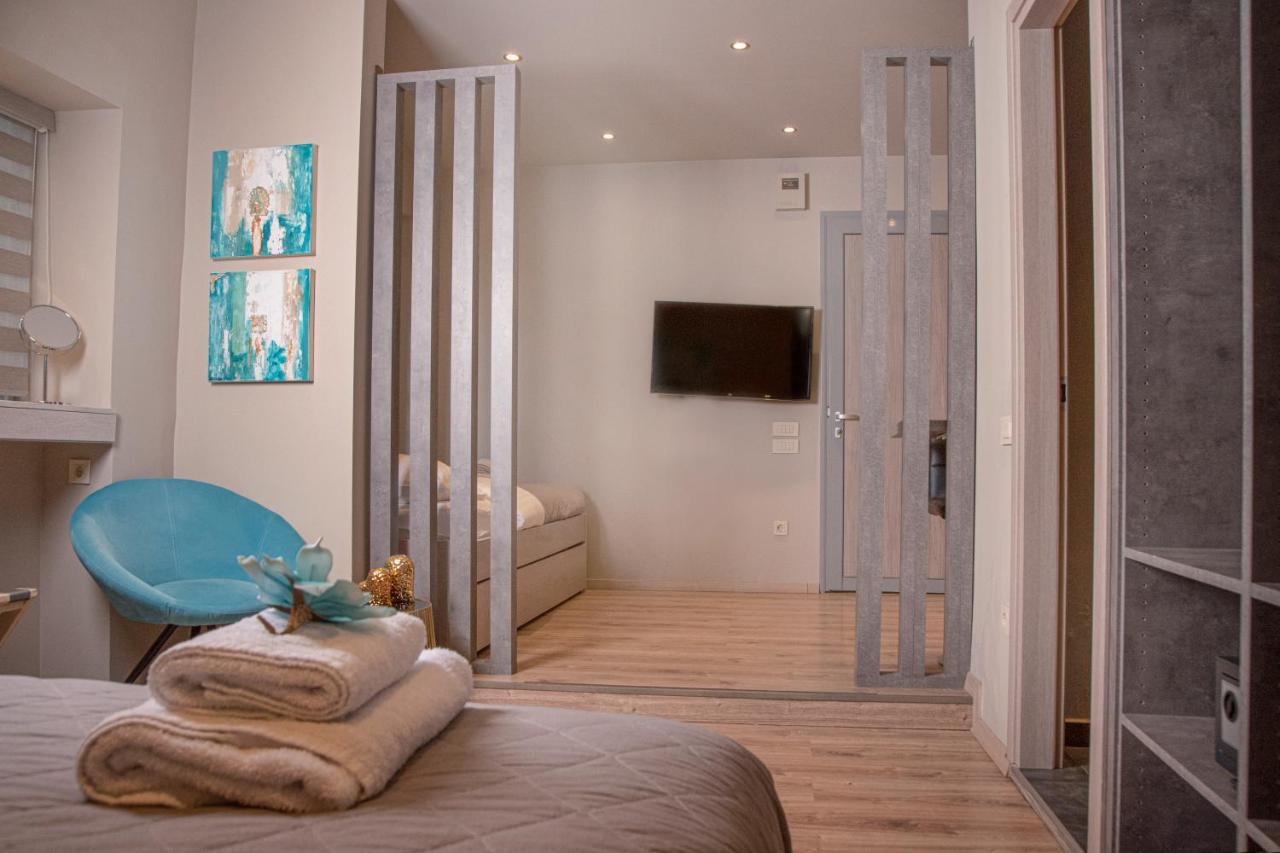 Wisdom Luxury At Plaka Apartment