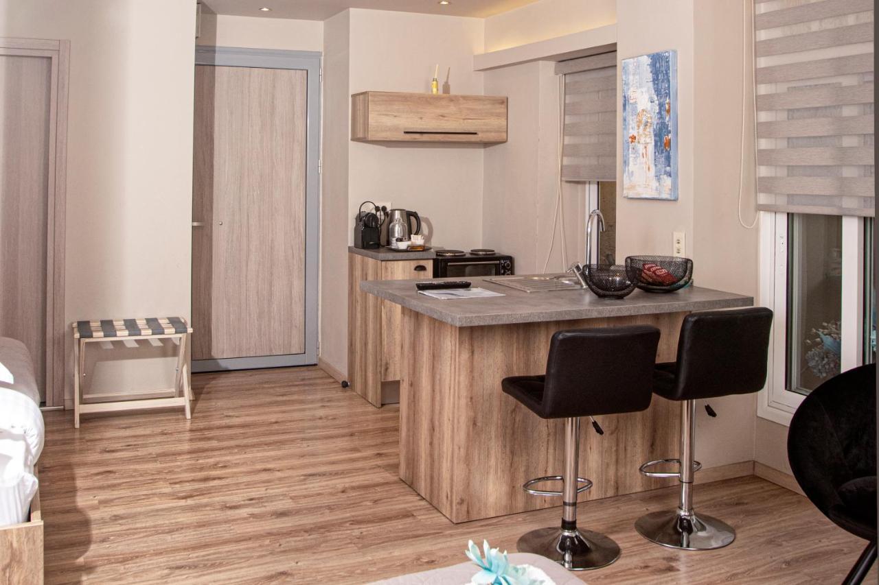 Wisdom Luxury At Plaka Apartment